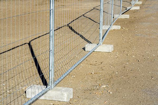 Fence Rental Long Beach workers